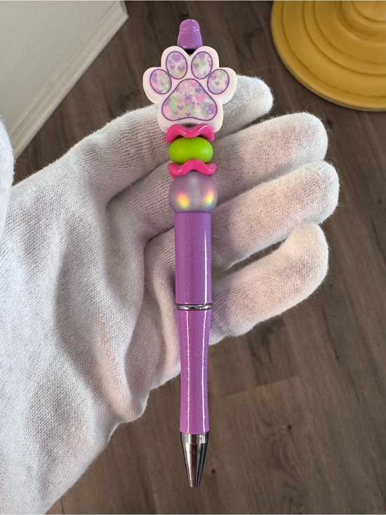 Accessories - Paw print beaded pen